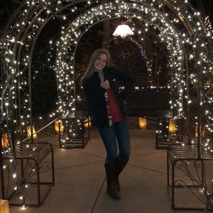 Meet your Posher, Cara